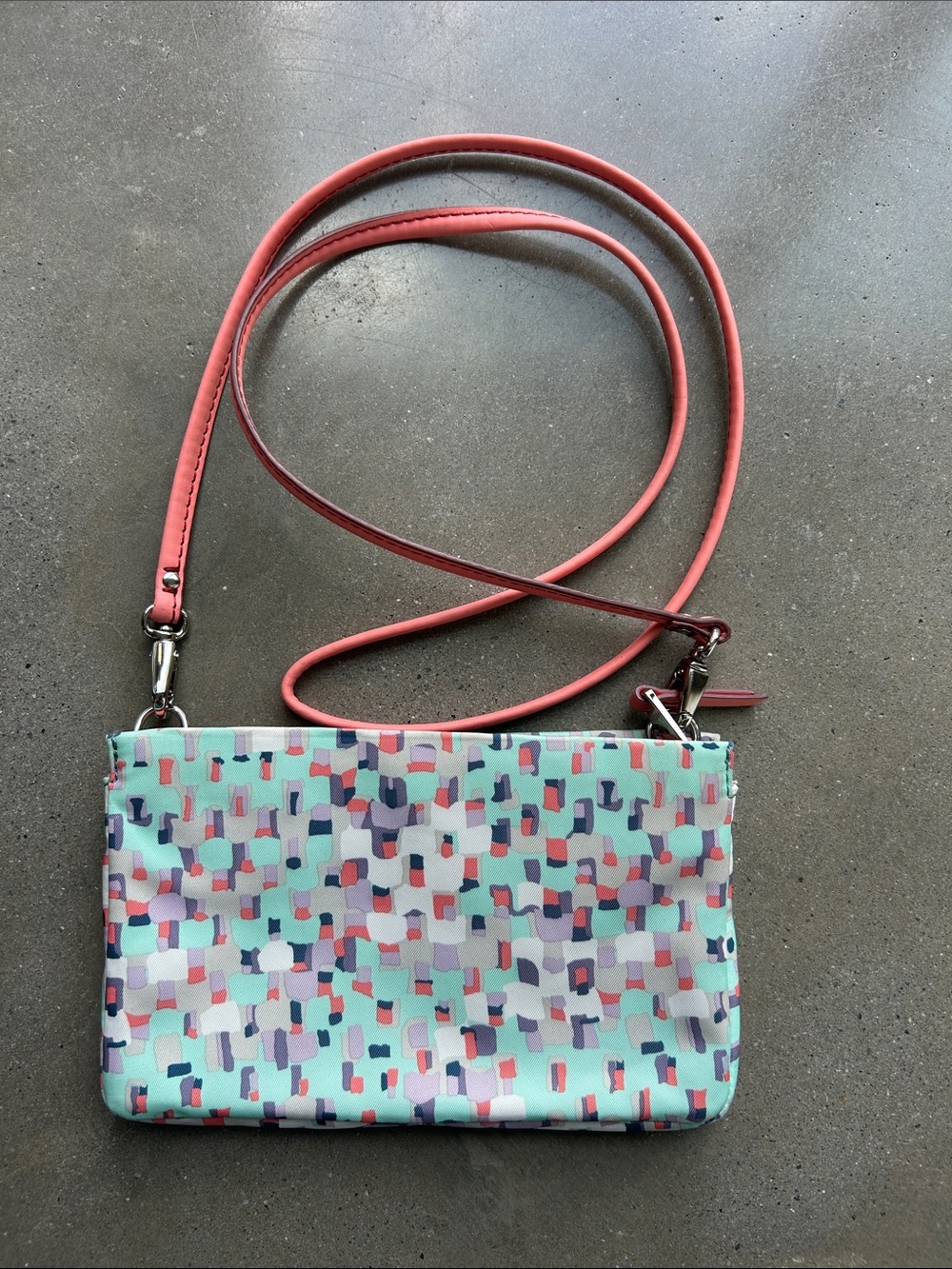 Crossbody Wristlet Bag in Mint Multi-Color